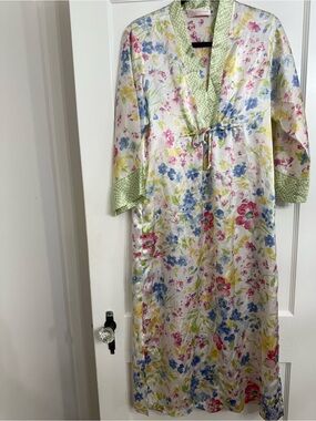 Oscar de la Renta Pink Label satin floral kaftan style robe